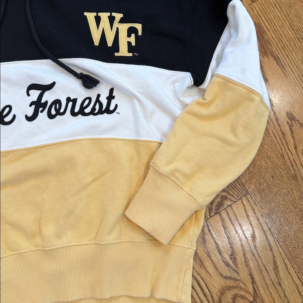 Women’s Wake Forest Demon Deacons Hoodie/Sweatshirt. Size Medium. Like New. - Picture 5 of 12